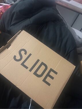 Yeezy slide bone color size 12